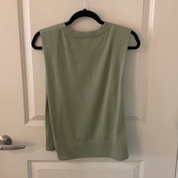 Structured Banana Republic Green Sweater Tank NWOT - Picture 3 of 6